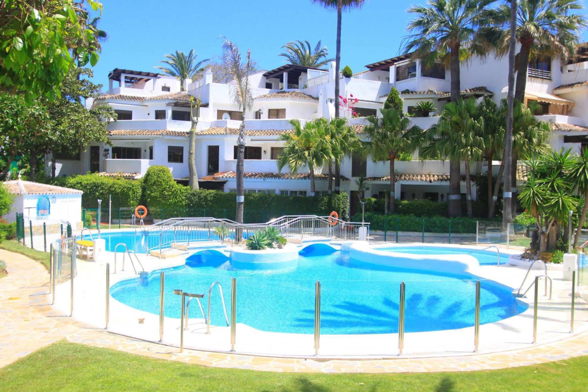 1108 Beachfront 2 Apartments With Roofterrace 80Mtrgt Beach 3 Pools Μαρμπέλλα Εξωτερικό φωτογραφία